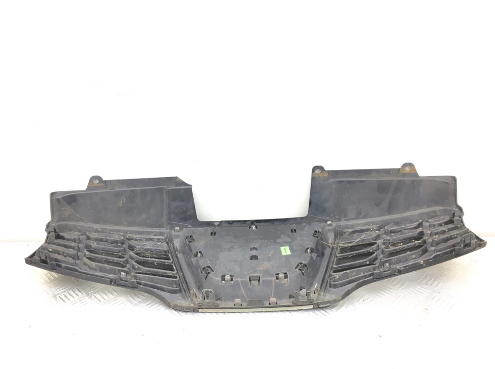Решетка радиатора бу для Nissan Qashqai+2  2.0 DCi,  2011 г.