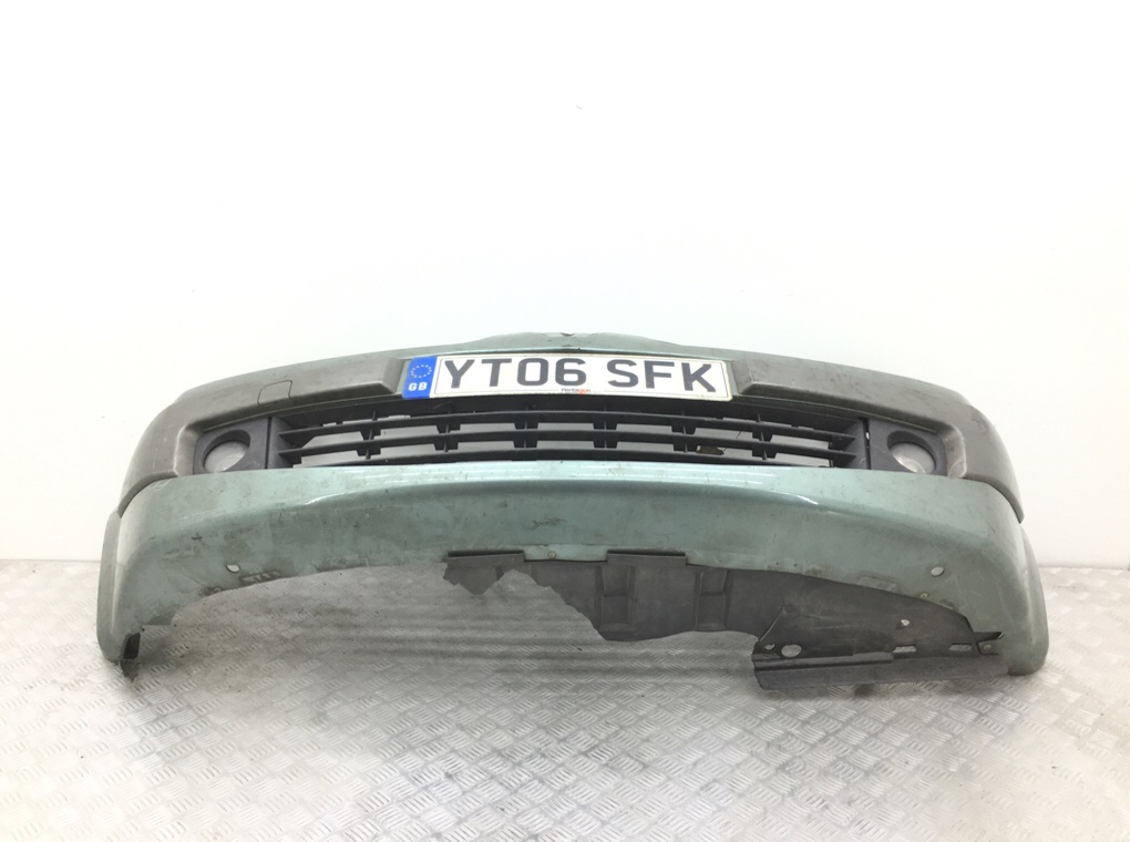 Бампер передний бу для Renault Megane 2 1.6 i,  2006 г.