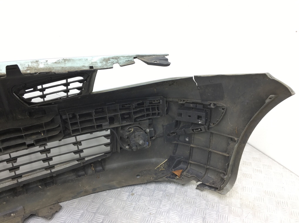 Бампер передний бу для Renault Megane 2 1.6 i,  2006 г.