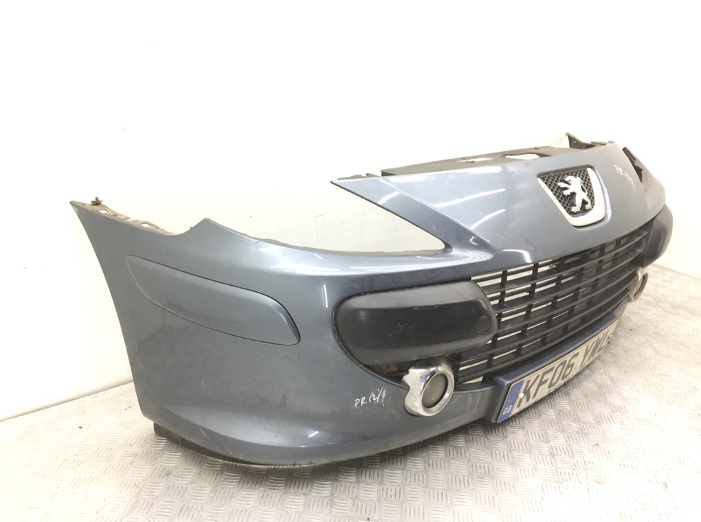 Бампер передний бу для Peugeot 307  1.6 HDi,  2006 г.