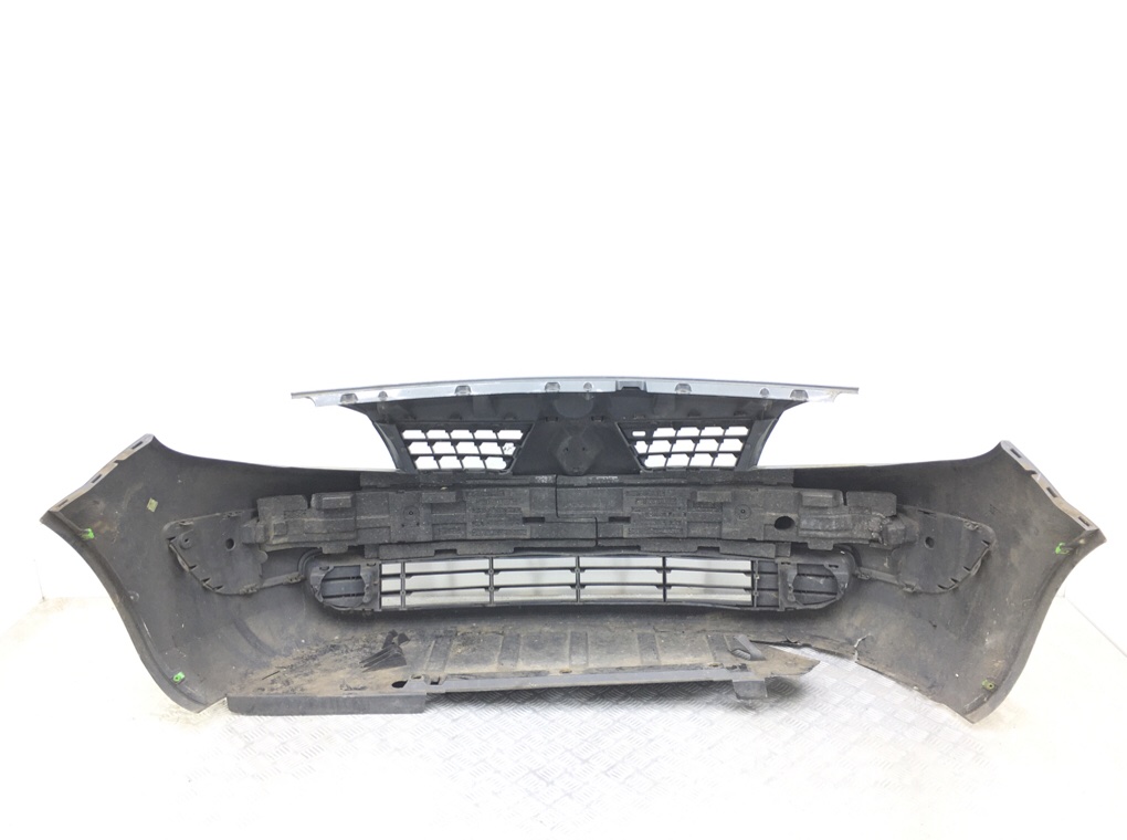 Бампер передний бу для Renault Scenic  1.5 DCi,  2006 г.