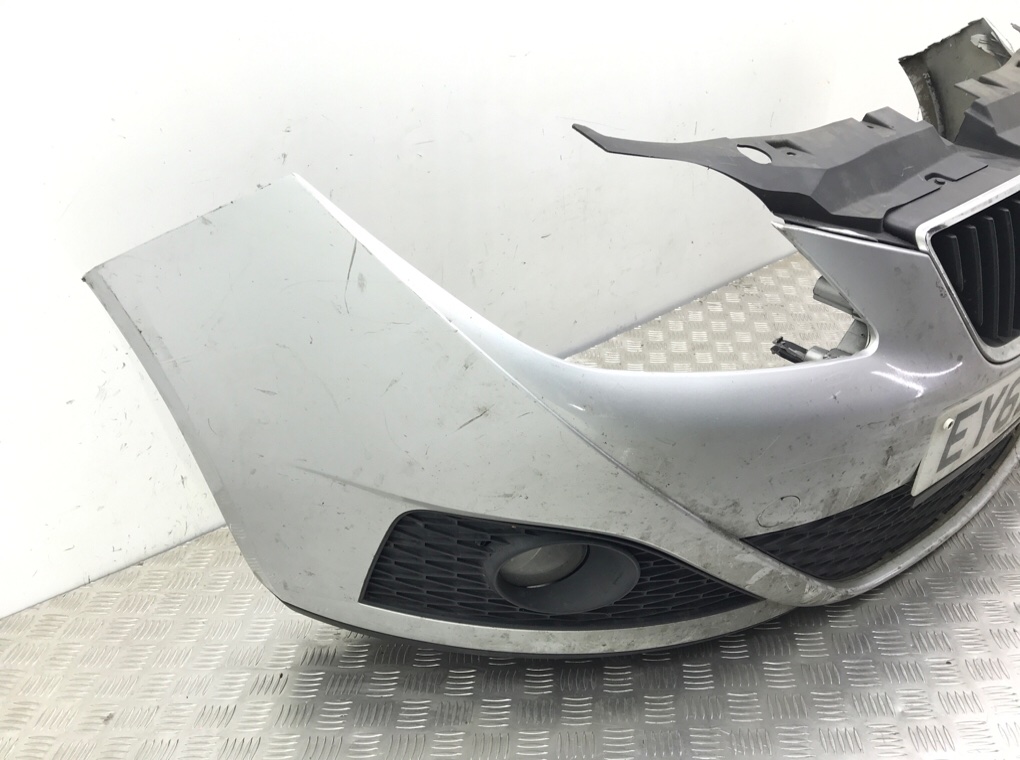 Бампер передний бу для Seat Ibiza  1.6 TDi,  2012 г.