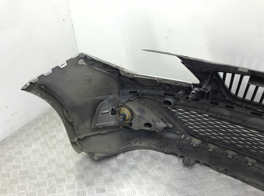 Бампер передний бу для Seat Ibiza  1.6 TDi,  2012 г.