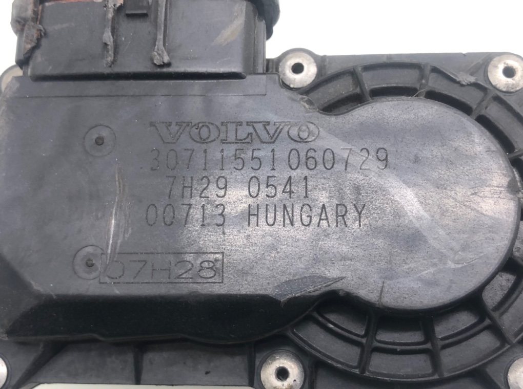 Заслонка дроссельная бу для Volvo C70  2.4 i,  2007 г.