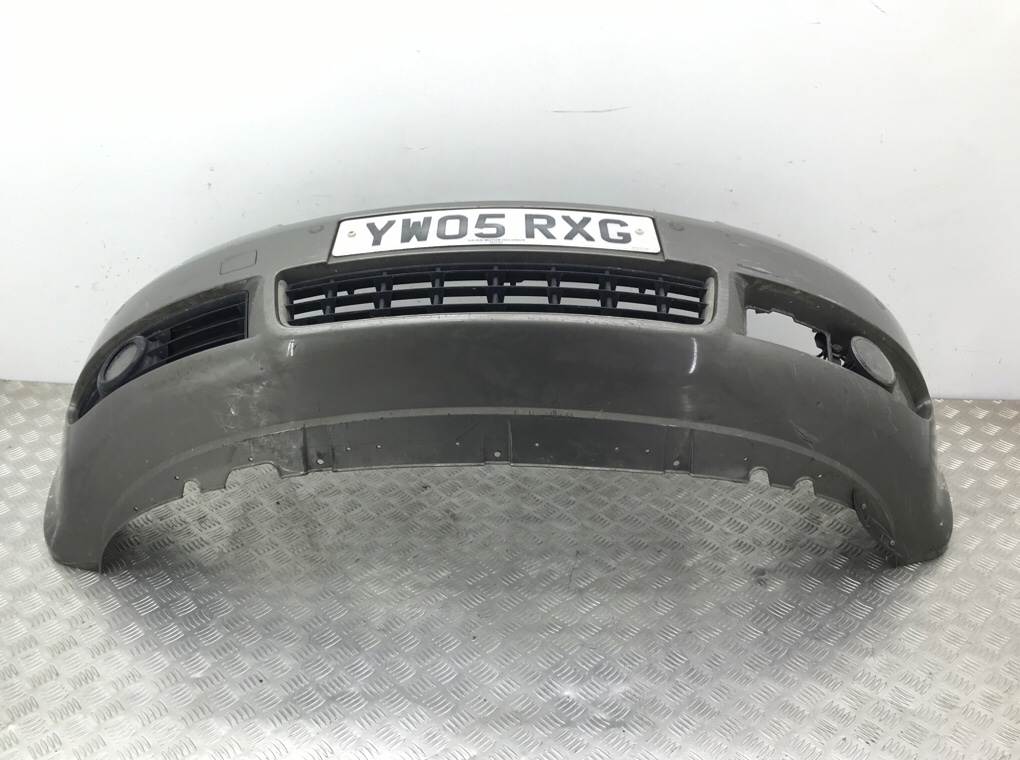 Бампер передний бу для Audi A4 B6 1.8 Ti,  2005 г.