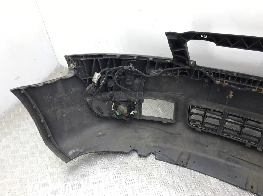 Бампер передний бу для Audi A4 B6 1.8 Ti,  2005 г.