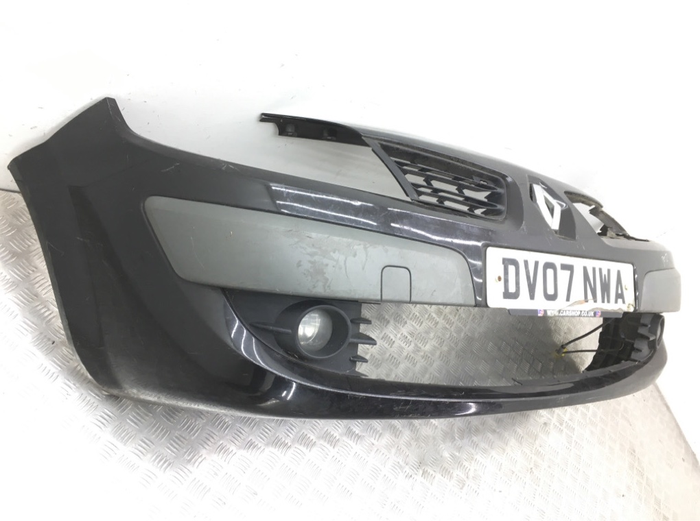 Бампер передний бу для Renault Scenic  1.6 i,  2007 г.