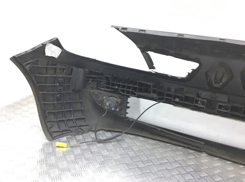 Бампер передний бу для Renault Scenic  1.6 i,  2007 г.