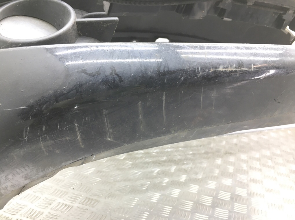 Бампер передний бу для Renault Scenic  1.6 i,  2007 г.