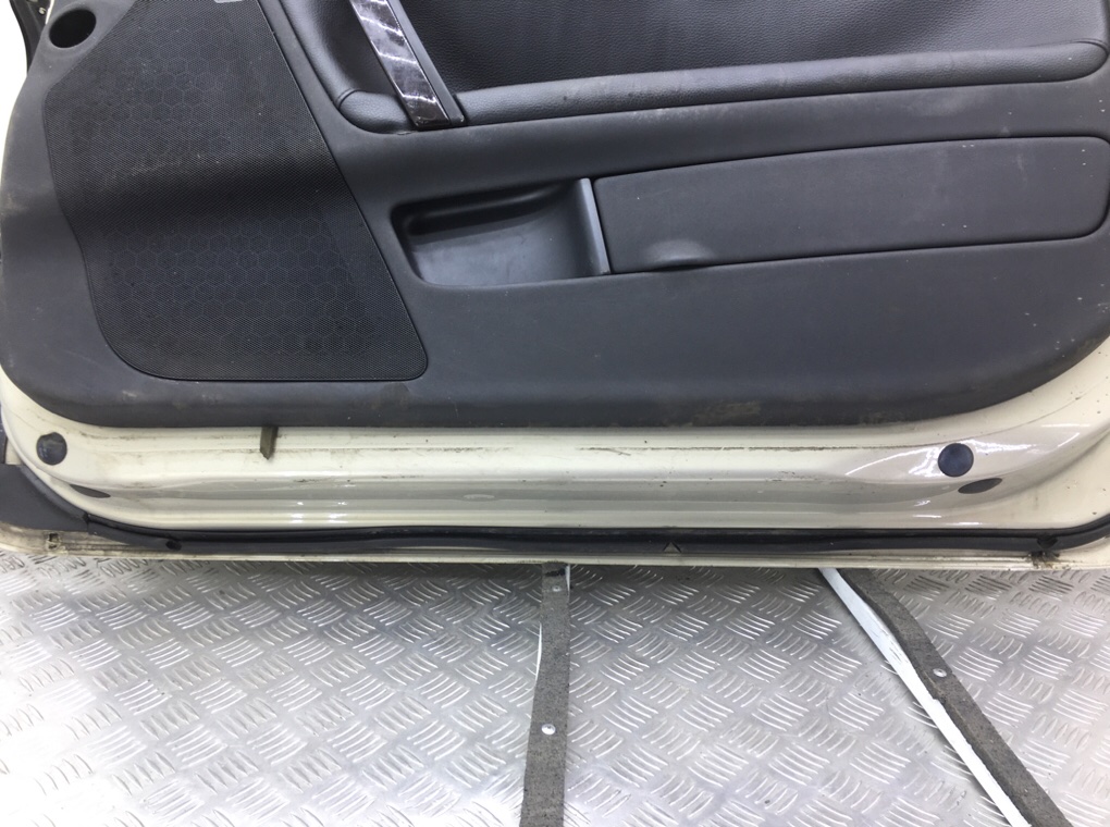 Дверь передняя правая бу для Volvo C70  2.4 i,  2006 г.