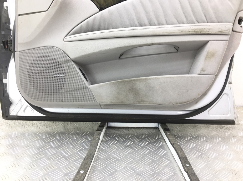 Дверь передняя правая бу для Mercedes E W211 2.7 CDi,  2003 г.