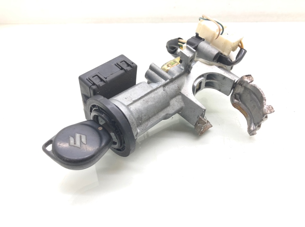 Замок зажигания бу для Suzuki Swift 1.3 i, 2006 г. Замок зажигания бу для Suzuki Swift 1.3 i, 2006 г.