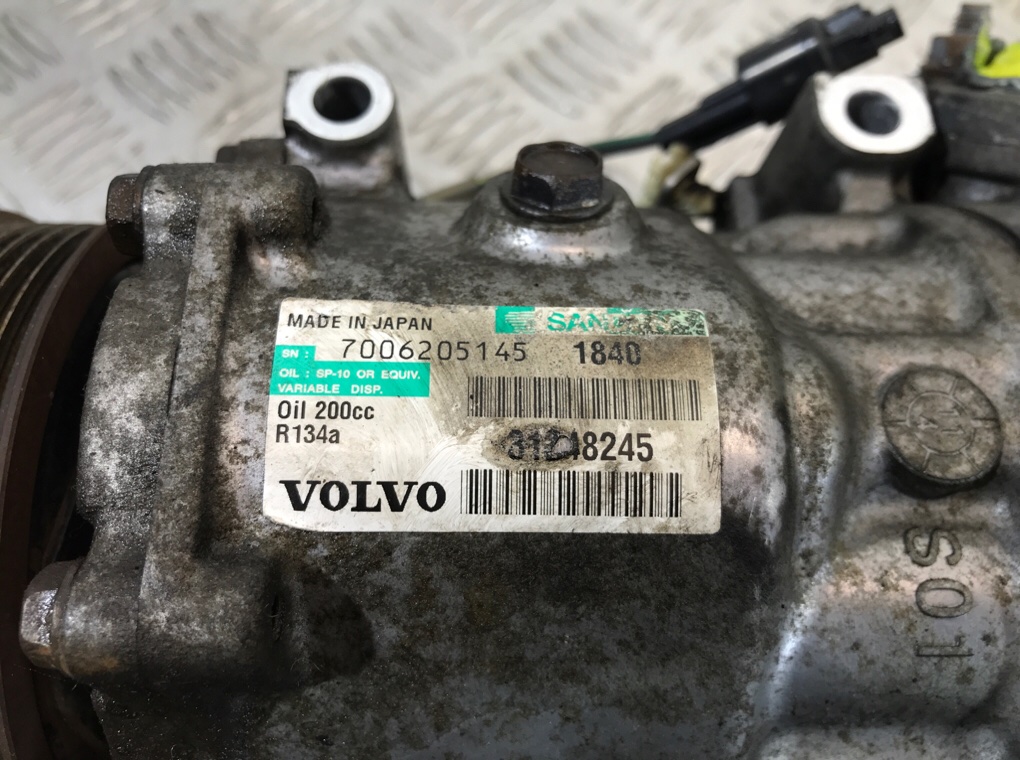 Компрессор кондиционера бу для Volvo S40  1.6 TD,  2011 г.