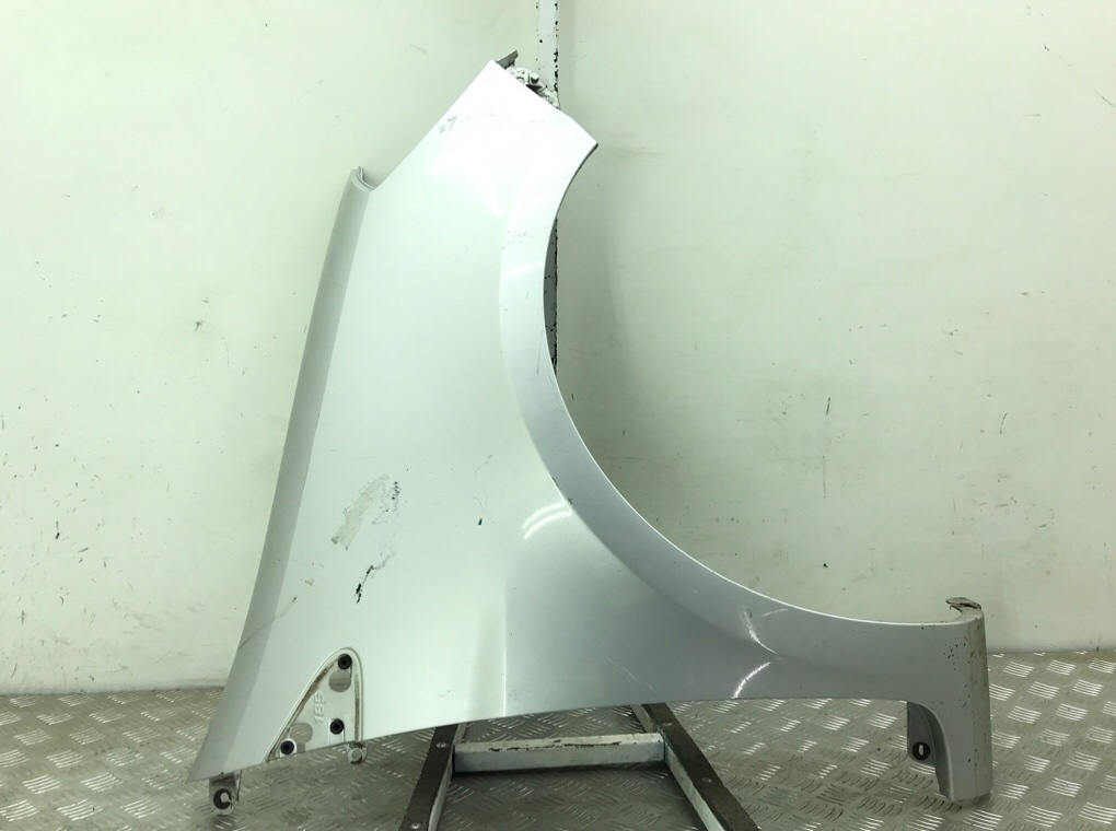 Крыло переднее правое бу для Renault Clio 1.5 DCi, 2007 г.