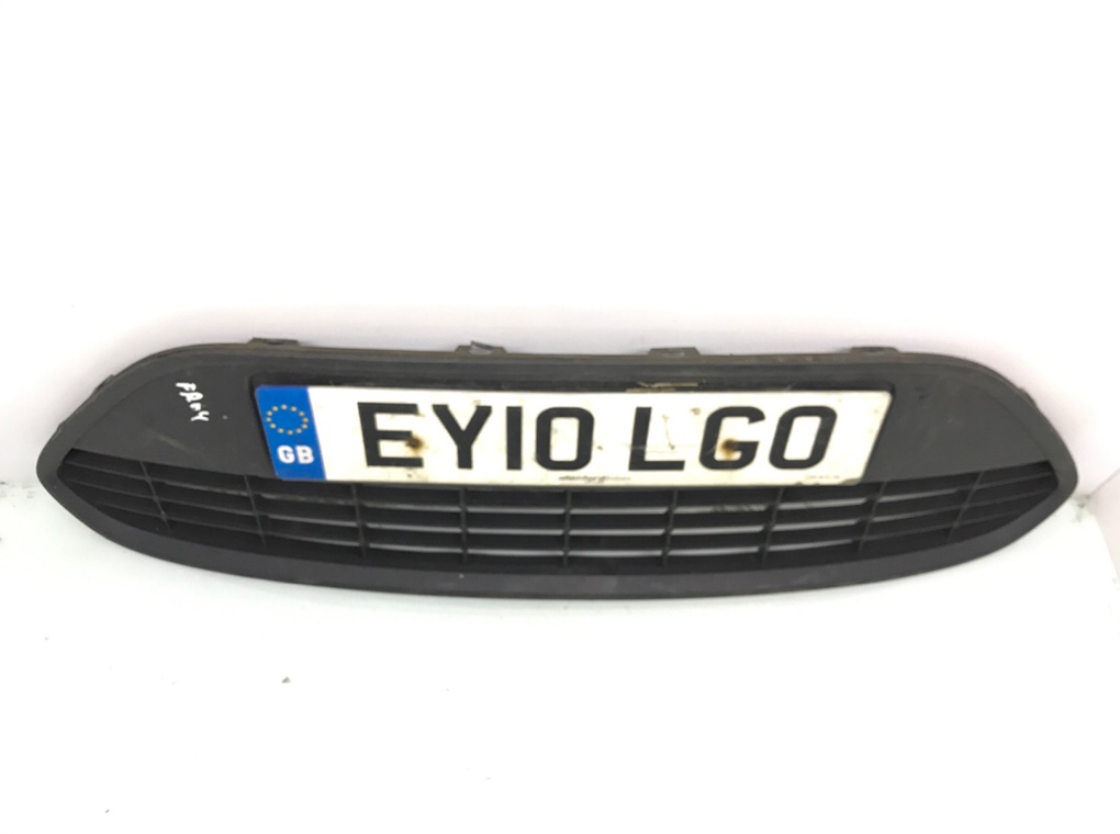 Заглушка (решетка) в бампер передний бу для Ford Focus 2 1.6 TDCi,  2009 г.