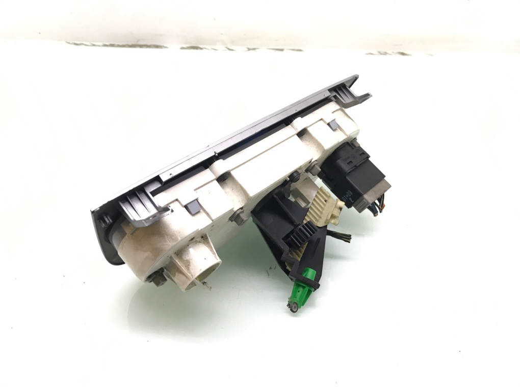 Блок управления печки/климат-контроля бу для Ford Fiesta 5 1.6 TDCi, 2008 г. Блок управления печки/климат-контроля бу для Ford Fiesta 5 1.6 TDCi, 2008 г.