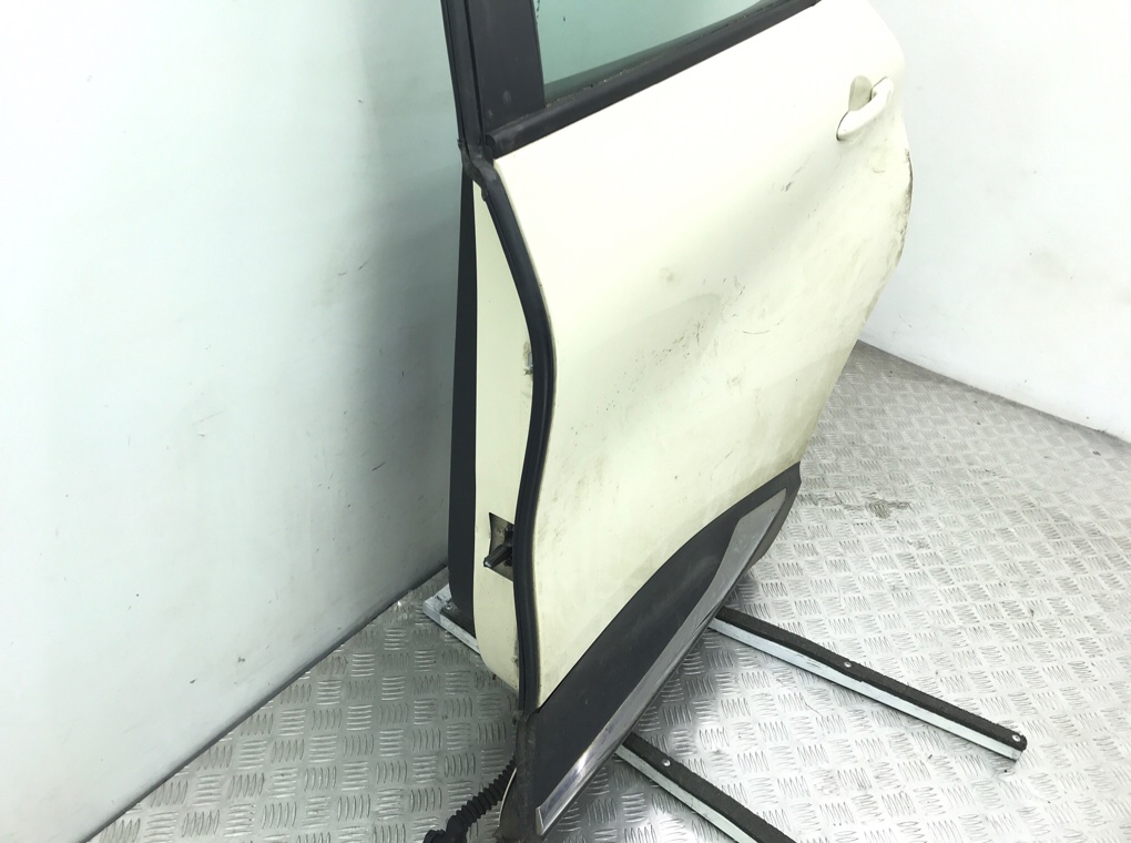 Дверь задняя левая бу для Renault Captur  1.5 DCi,  2014 г.