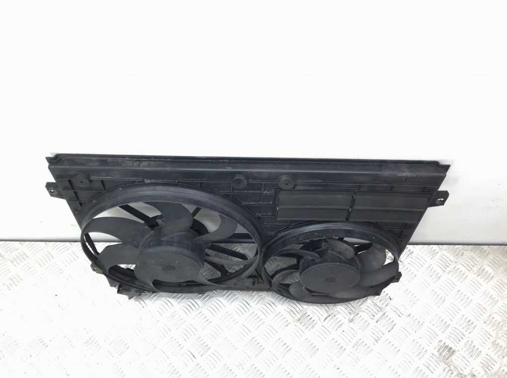 Вентилятор радиатора бу для Audi A3 8P 2.0 TDi,  2007 г.