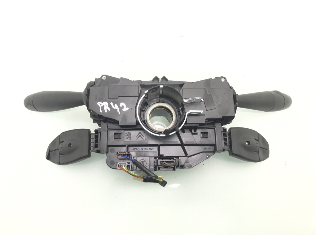 Переключатель подрулевой (стрекоза) бу для Citroen C3 2 1.6 HDi, 2011 г. Переключатель подрулевой (стрекоза) бу для Citroen C3 2 1.6 HDi, 2011 г.