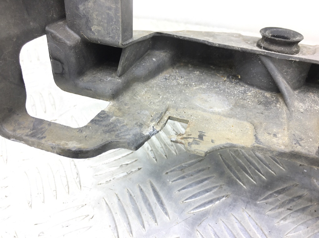 Панель передняя (телевизор) бу для Citroen C3  1.6 HDi,  2011 г.