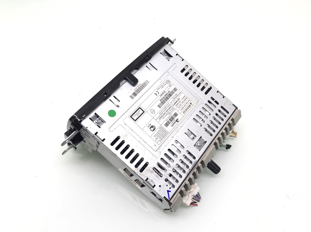 Магнитола бу для Renault Captur 1.5 DCi, 2014 г. Магнитола бу для Renault Captur 1.5 DCi, 2014 г.