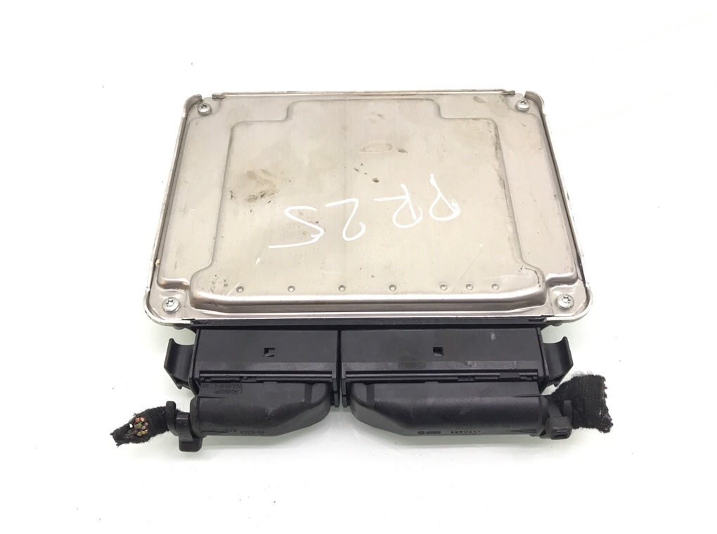 Блок управления двигателем бу для Audi A4 B6 2.5 TDi, 2004 г. Блок управления двигателем бу для Audi A4 B6 2.5 TDi, 2004 г.