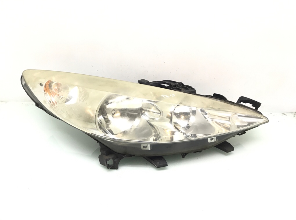 Фара правая бу для Peugeot 207 1.4 i, 2008 г.