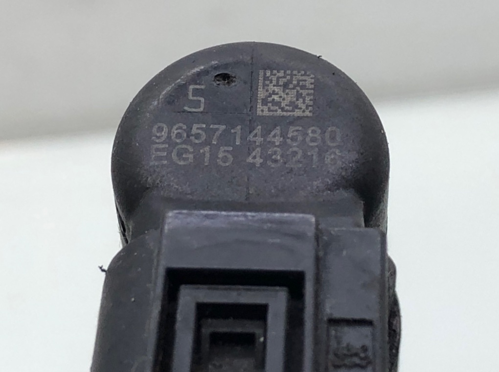 Форсунка бу для Peugeot 307 CC 2.0 HDi,  2005 г.