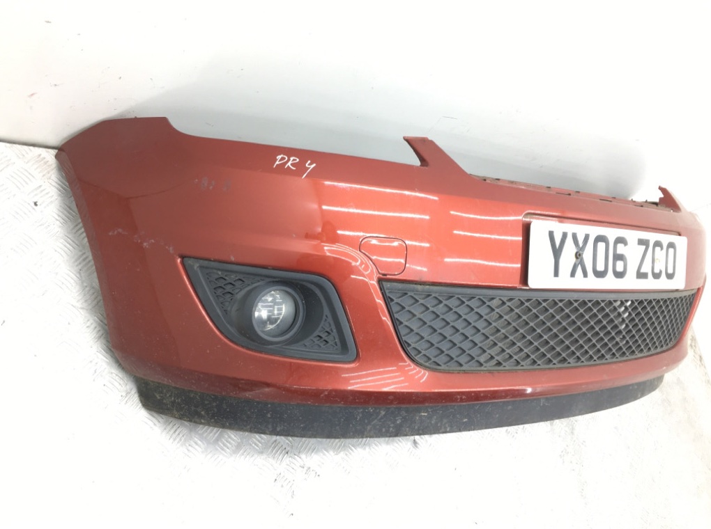 Бампер передний бу для Ford Fiesta 5 1.3 i,  2006 г.