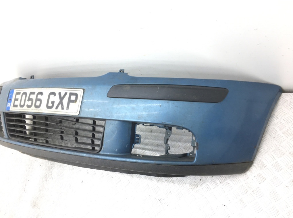 Бампер передний бу для Volkswagen Golf 5 1.6 i,  2006 г.