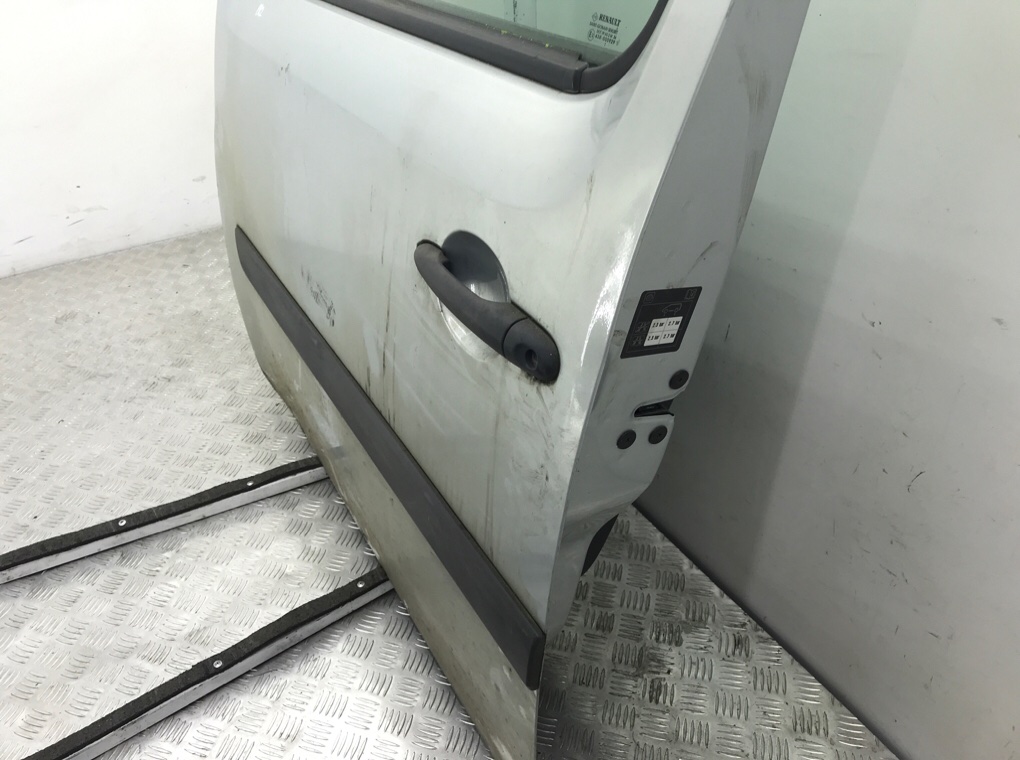 Дверь передняя левая бу для Renault Kangoo 2 1.5 DCi,  2011 г.