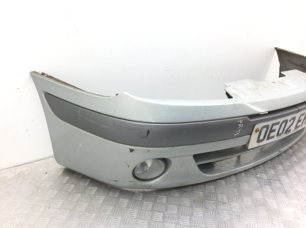 Бампер передний бу для Renault Scenic  1.6 i,  2002 г.