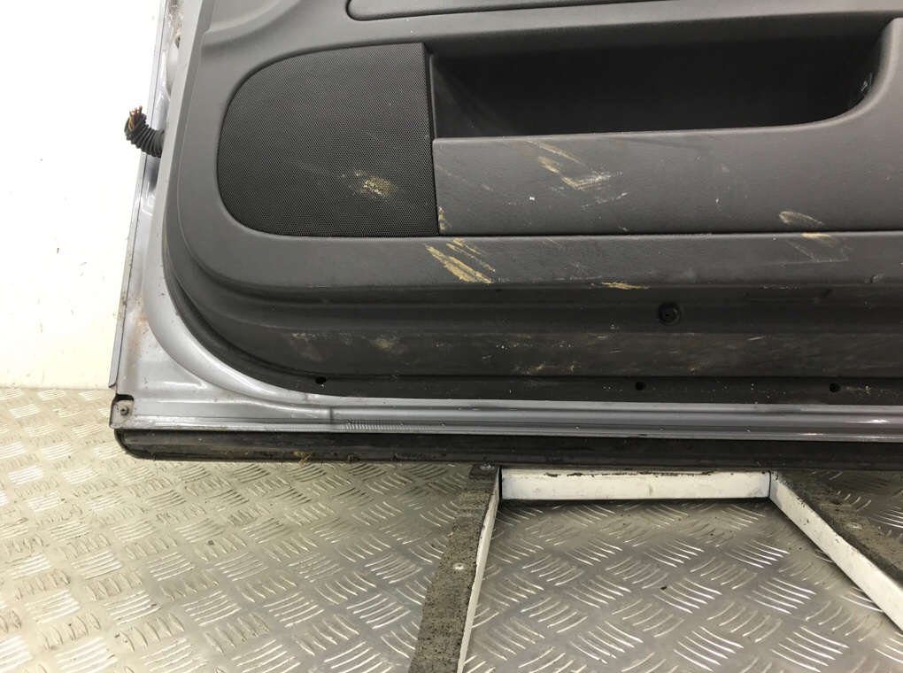 Дверь передняя правая бу для Audi A4 B7 2.0 TDi,  2007 г.