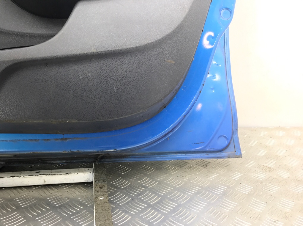 Дверь передняя правая бу для Dacia Sandero  0.9 TCE,  2016 г.