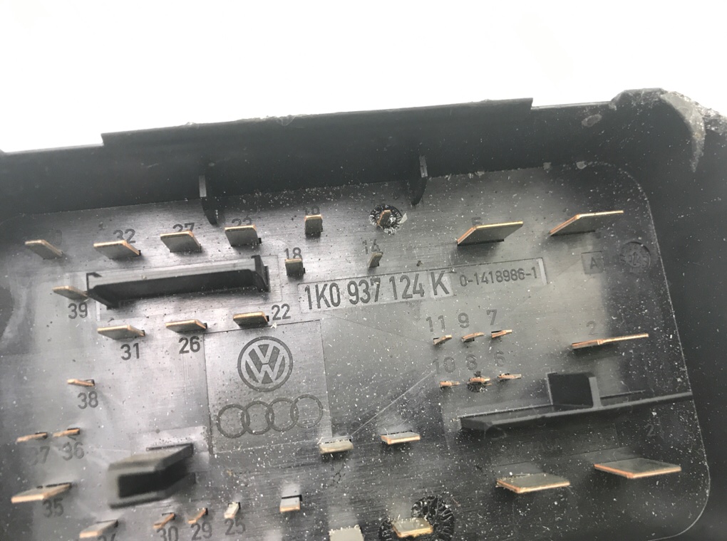 Блок предохранителей бу для Volkswagen Golf 5 1.9 TDi,  2005 г.