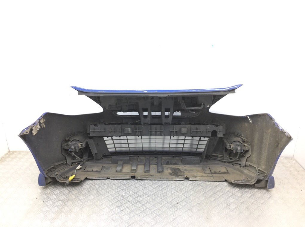 Бампер передний бу для Renault Clio  1.5 DCi,  2010 г.