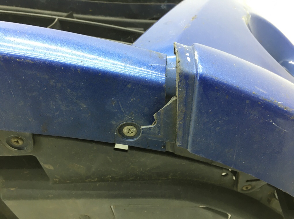 Бампер передний бу для Renault Clio  1.5 DCi,  2010 г.