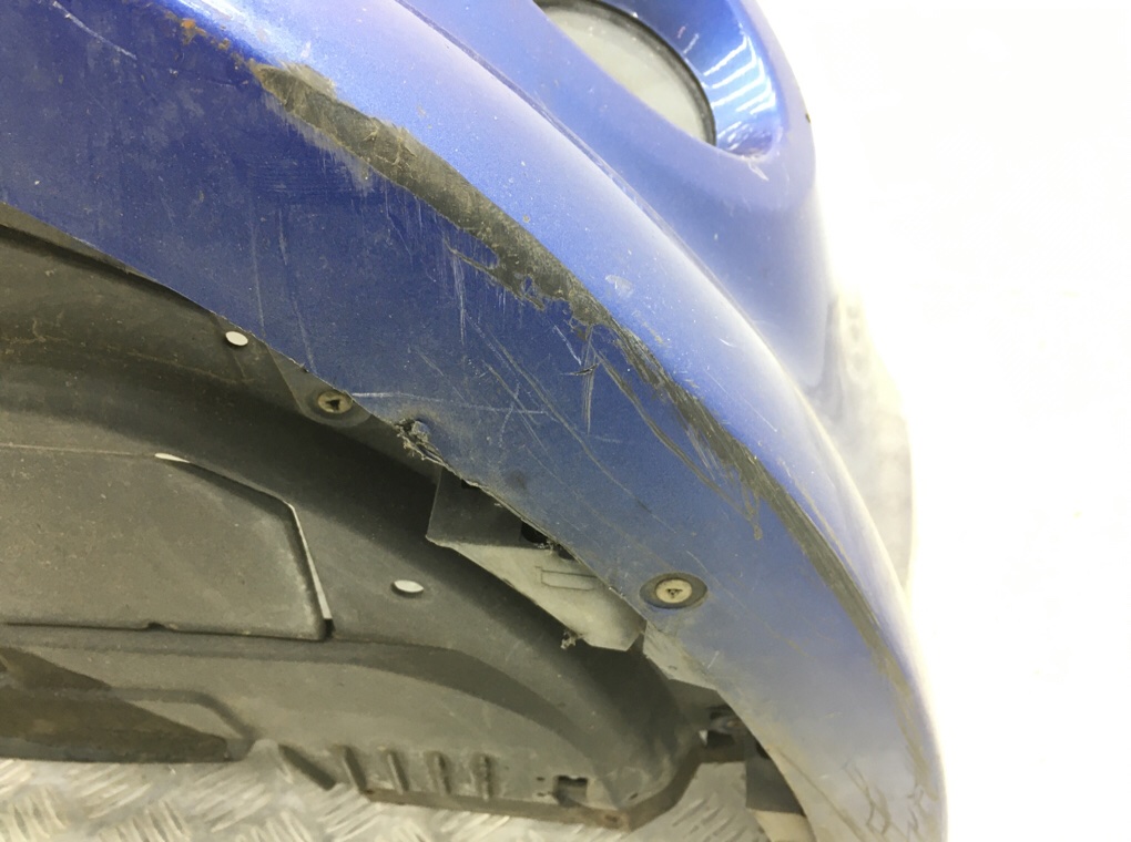 Бампер передний бу для Renault Clio  1.5 DCi,  2010 г.