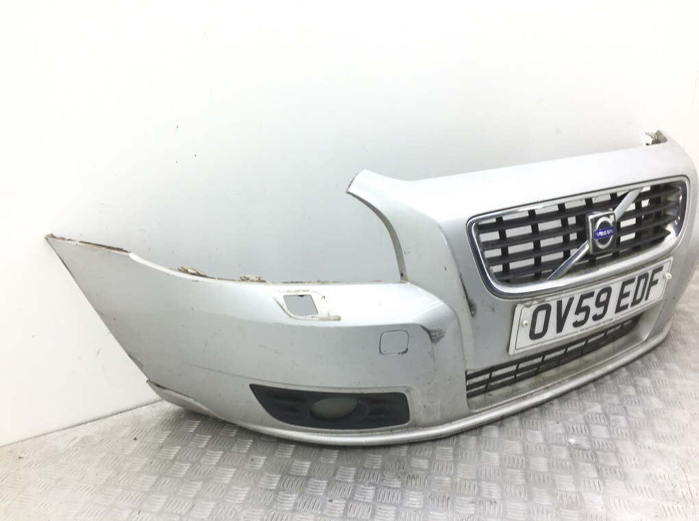 Бампер передний бу для Volvo V50  2.0 TD,  2009 г.
