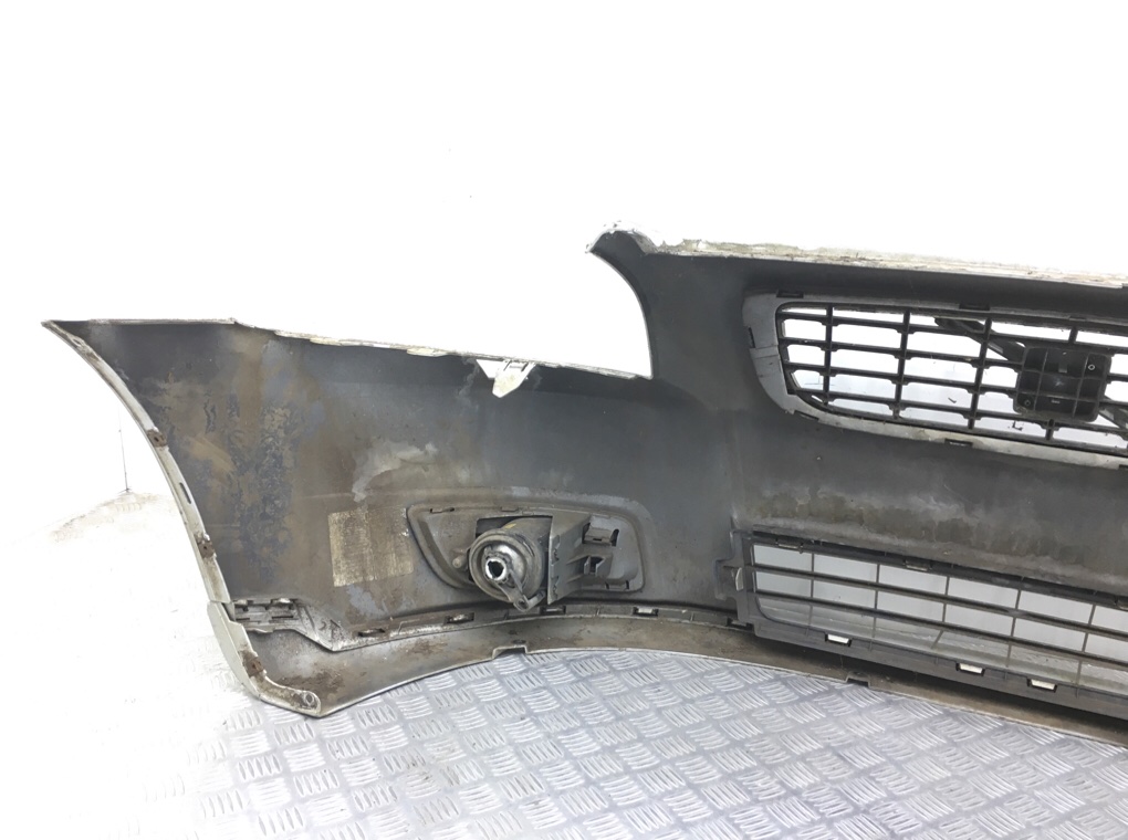 Бампер передний бу для Volvo V50  2.0 TD,  2009 г.