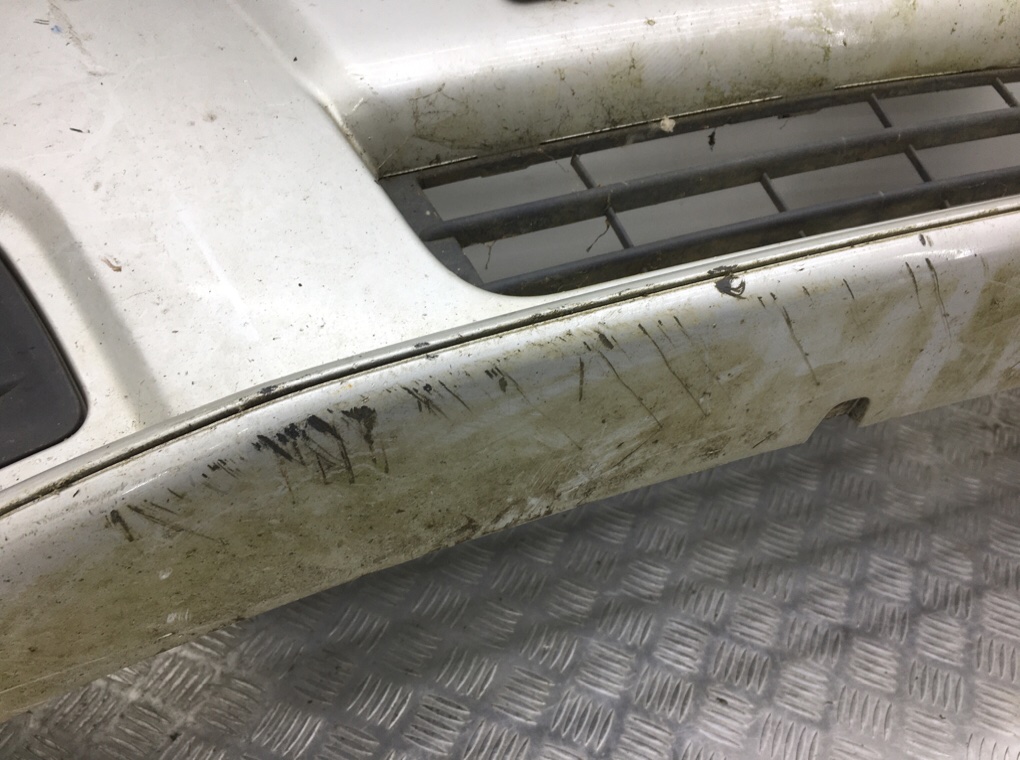 Бампер передний бу для Volvo V50  2.0 TD,  2009 г.