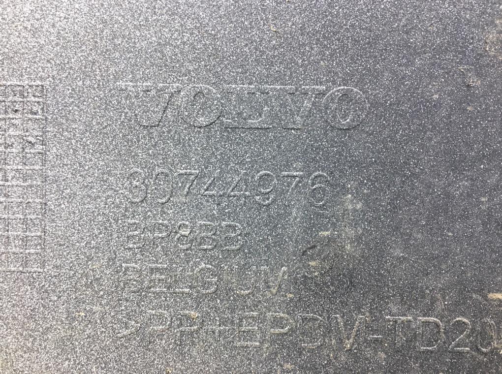 Бампер передний бу для Volvo V50  2.0 TD,  2009 г.