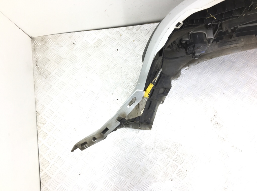 Бампер передний бу для Renault Scenic  1.6 i,  2007 г.