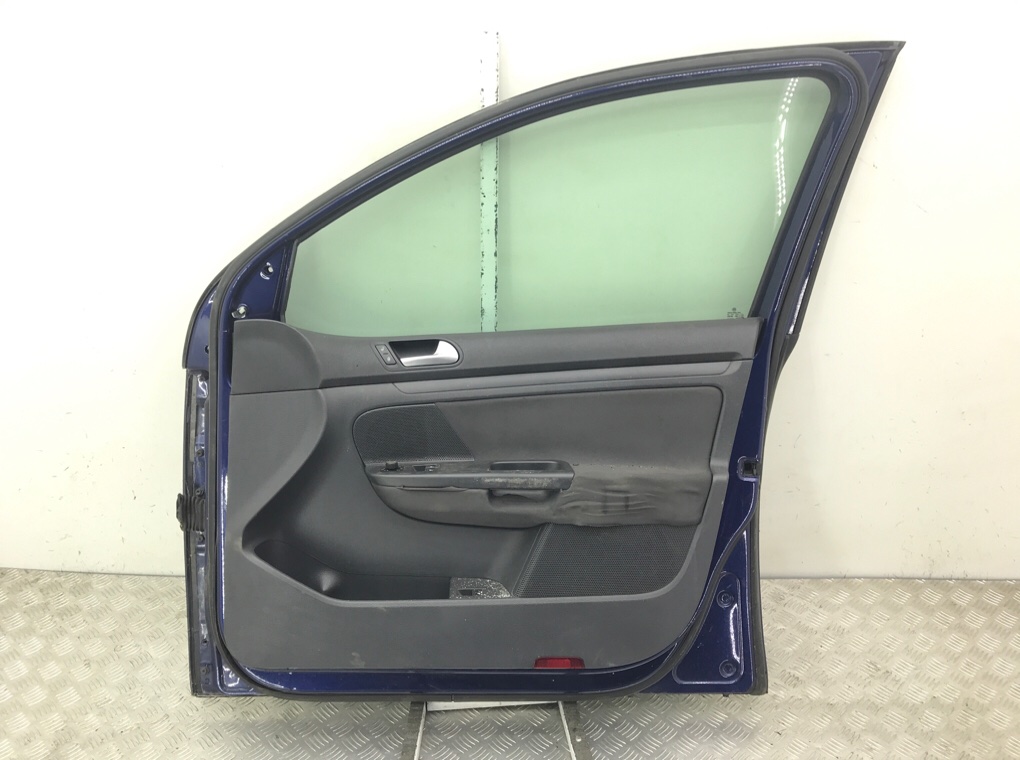 Дверь передняя правая бу для Volkswagen Golf 5 1.6 FSI,  2007 г.