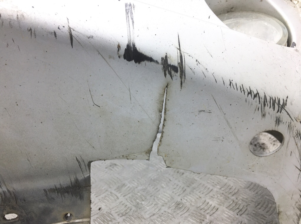 Бампер передний бу для Peugeot Expert  2.0 HDi,  2005 г.