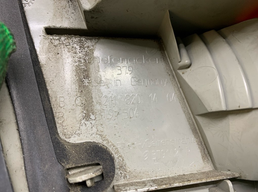 Фонарь крышки багажника правый бу для Mercedes E W211 2.7 CDi,  2004 г.