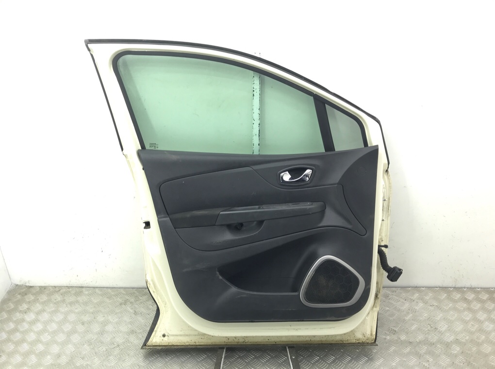 Дверь передняя левая бу для Renault Captur  1.5 DCi,  2014 г.