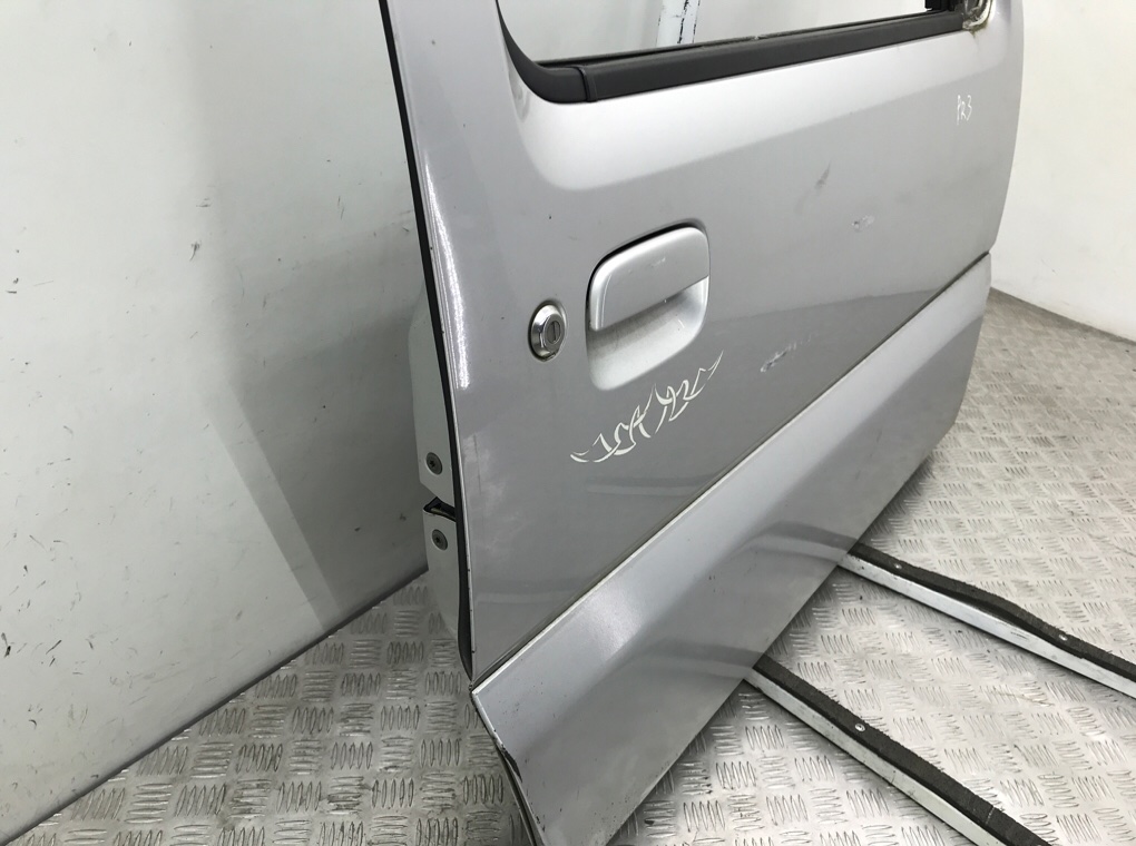 Дверь передняя правая бу для Suzuki Jimny  1.3 i,  2003 г.