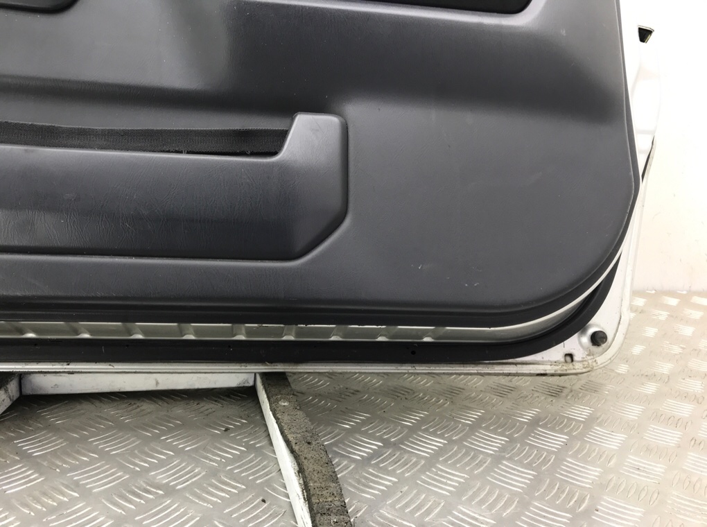Дверь передняя правая бу для Suzuki Jimny  1.3 i,  2003 г.