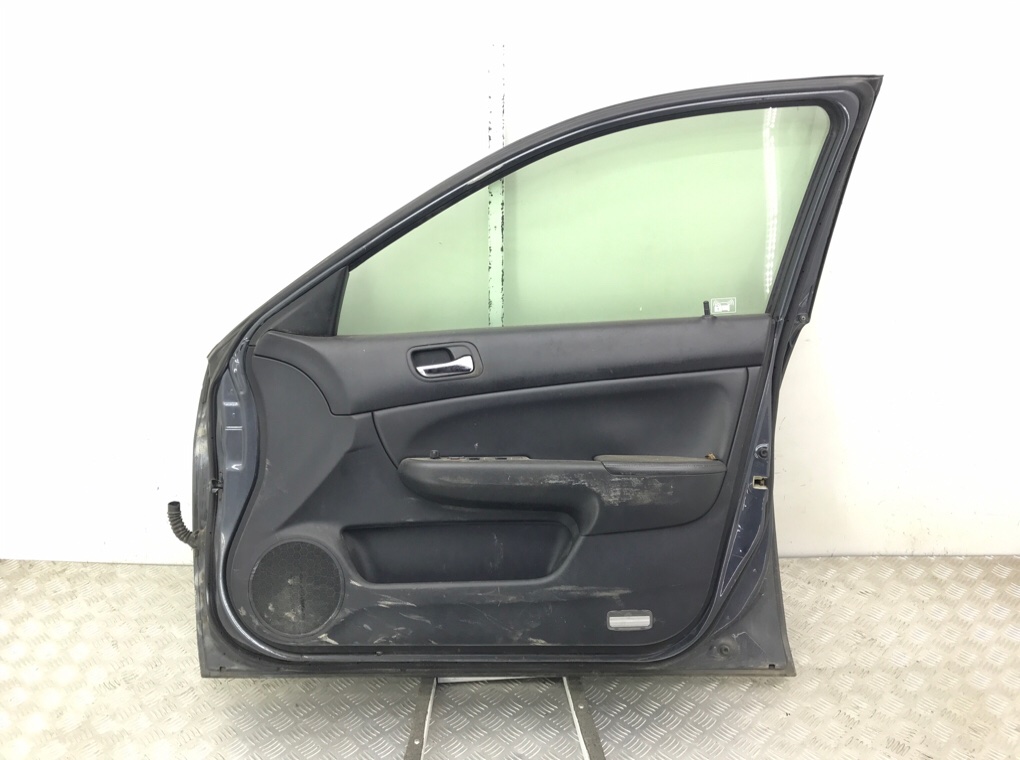 Дверь передняя правая бу для Honda Accord 7 2.0 i,  2005 г.